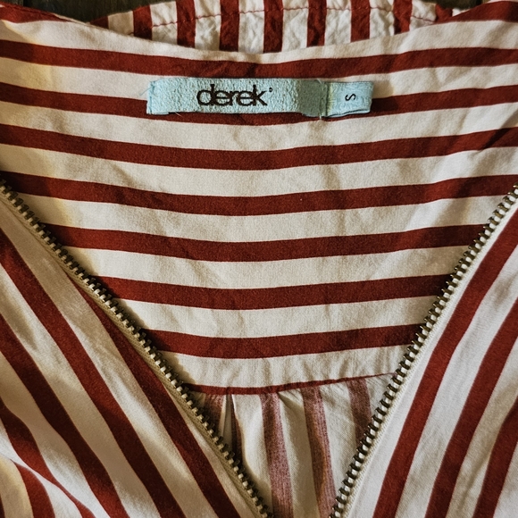 Chic Red Wine and White Striped Blouse with Zipper - Picture 7 of 8